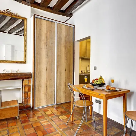 Bnbnova - Charming Near Notre - Dame & Marais