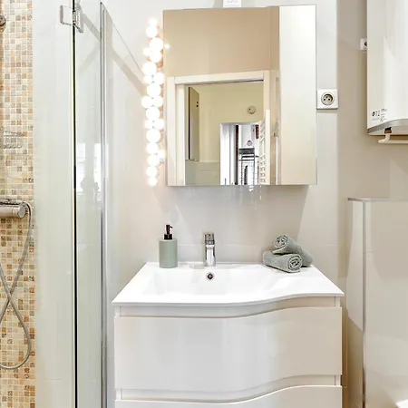 Daire Bnbnova - Charming Near Notre - Dame & Marais Paris